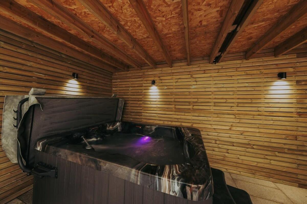 شقة Clifton 32 - Garden Flat With Hot Tub - Hopewell بريستول المظهر الخارجي الصورة